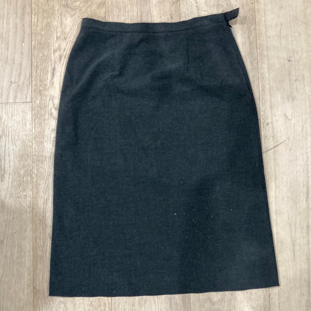 Anthropologie Skirt size 8. Dark Gray with tiny  crystals